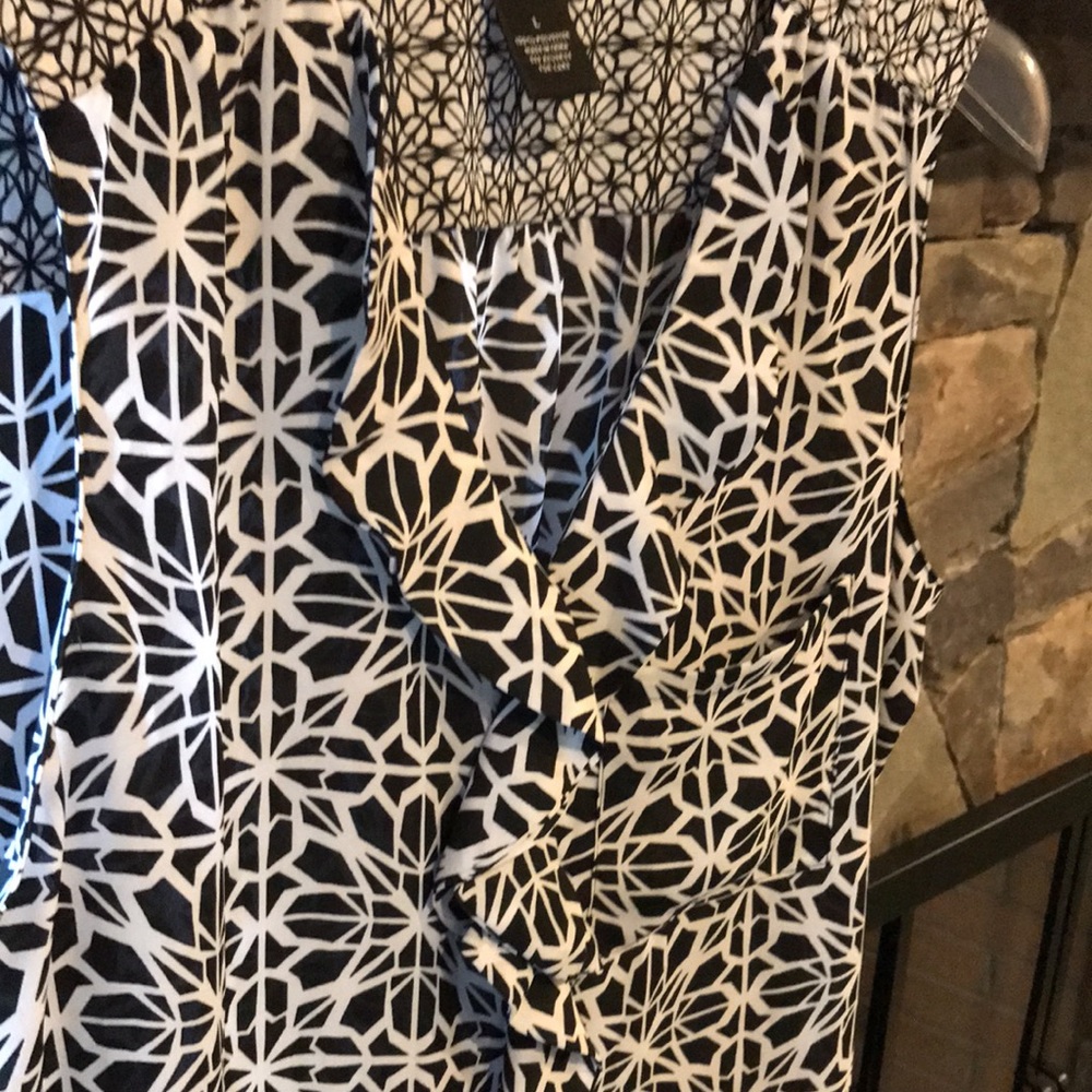 New Directions Ruffled Sleeveless Tank - Picture 3 of 10